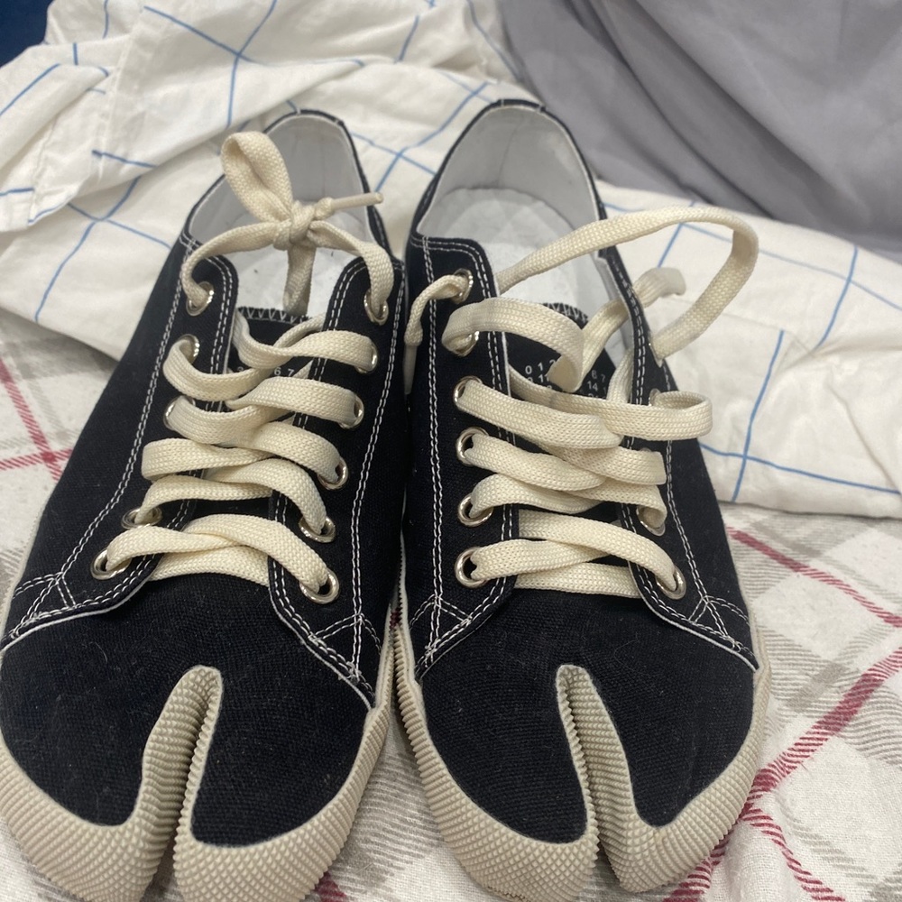Maison Margiela Tabi size 11